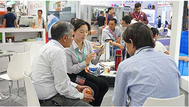 乐天堂fun88署理商展会洽谈实拍图